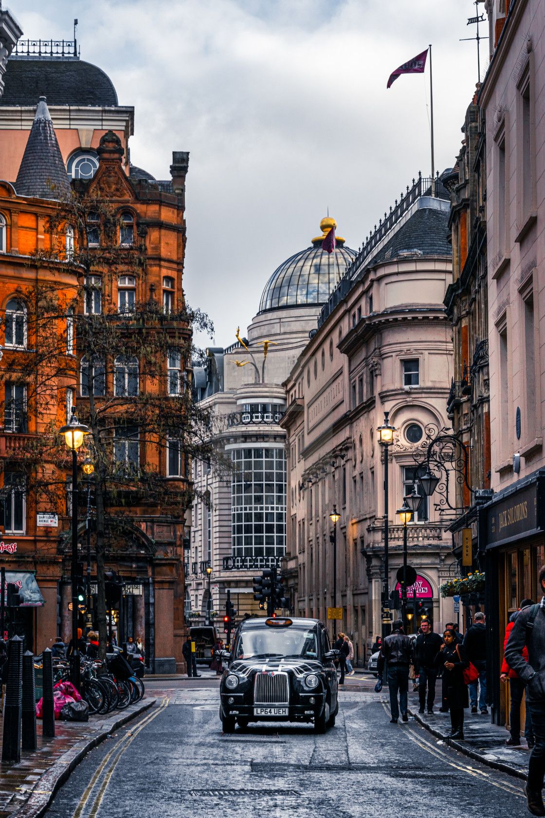 Date Night Ideas in London: What to Wear & Where to Eat