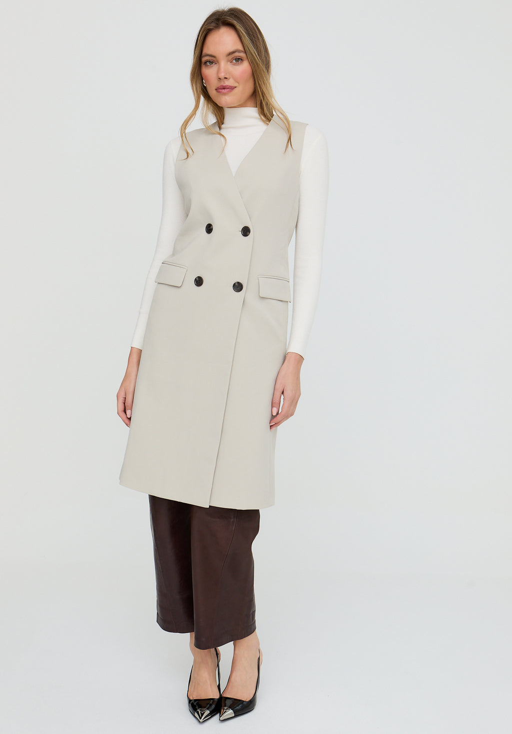 Myra Sleeveless Jacket Coat In Cream