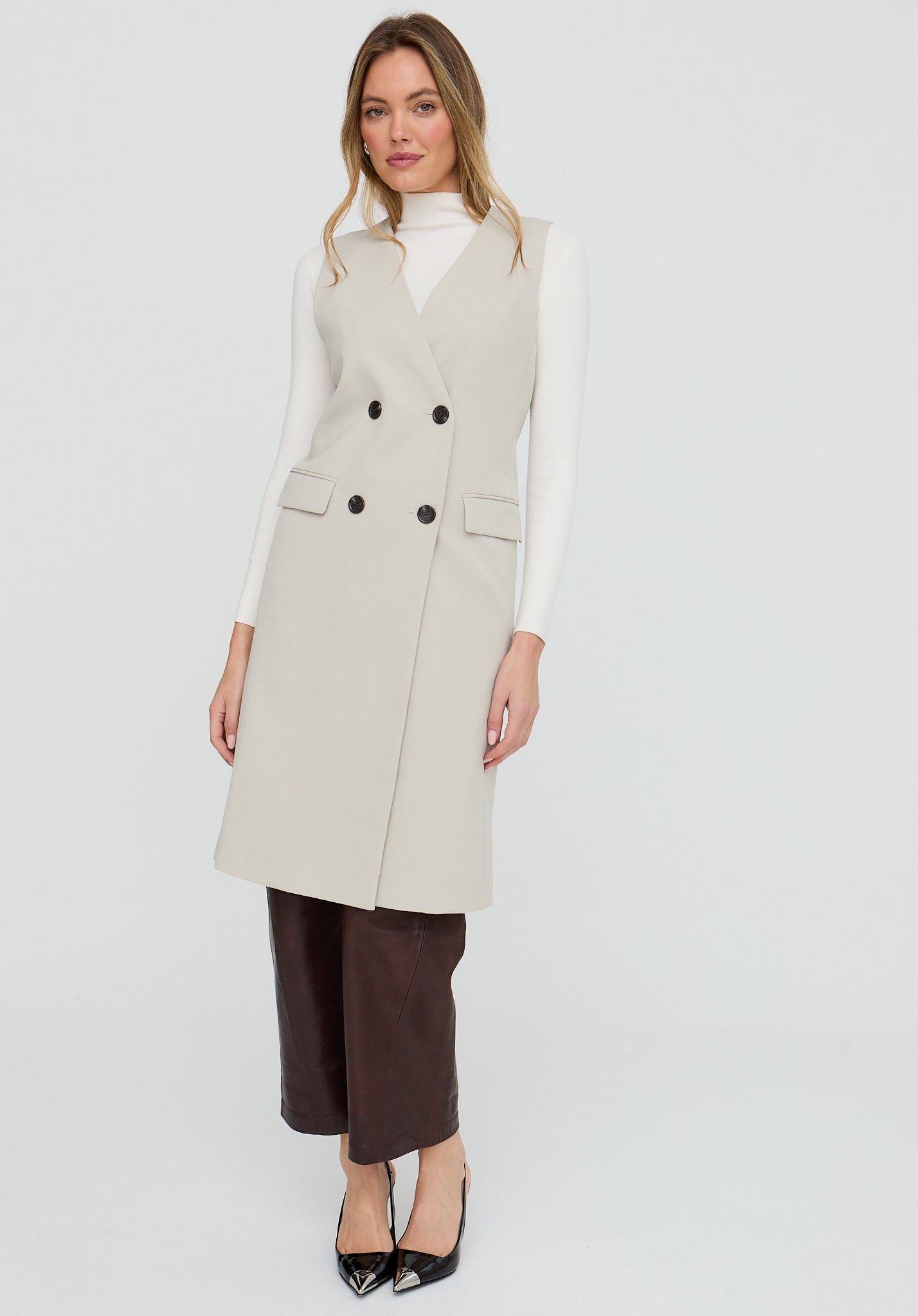 Myra Sleeveless Jacket Coat In Cream
