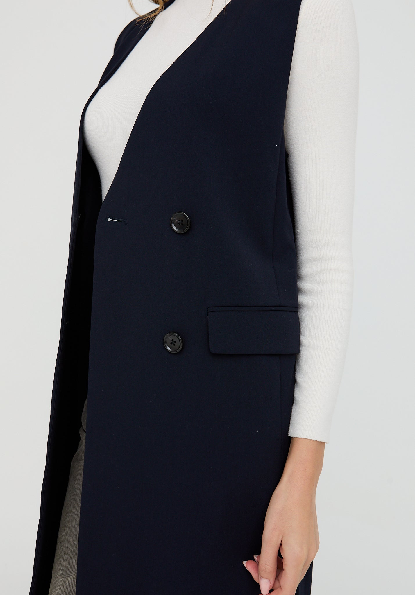 Myra Sleeveless Long Jacket In Navy