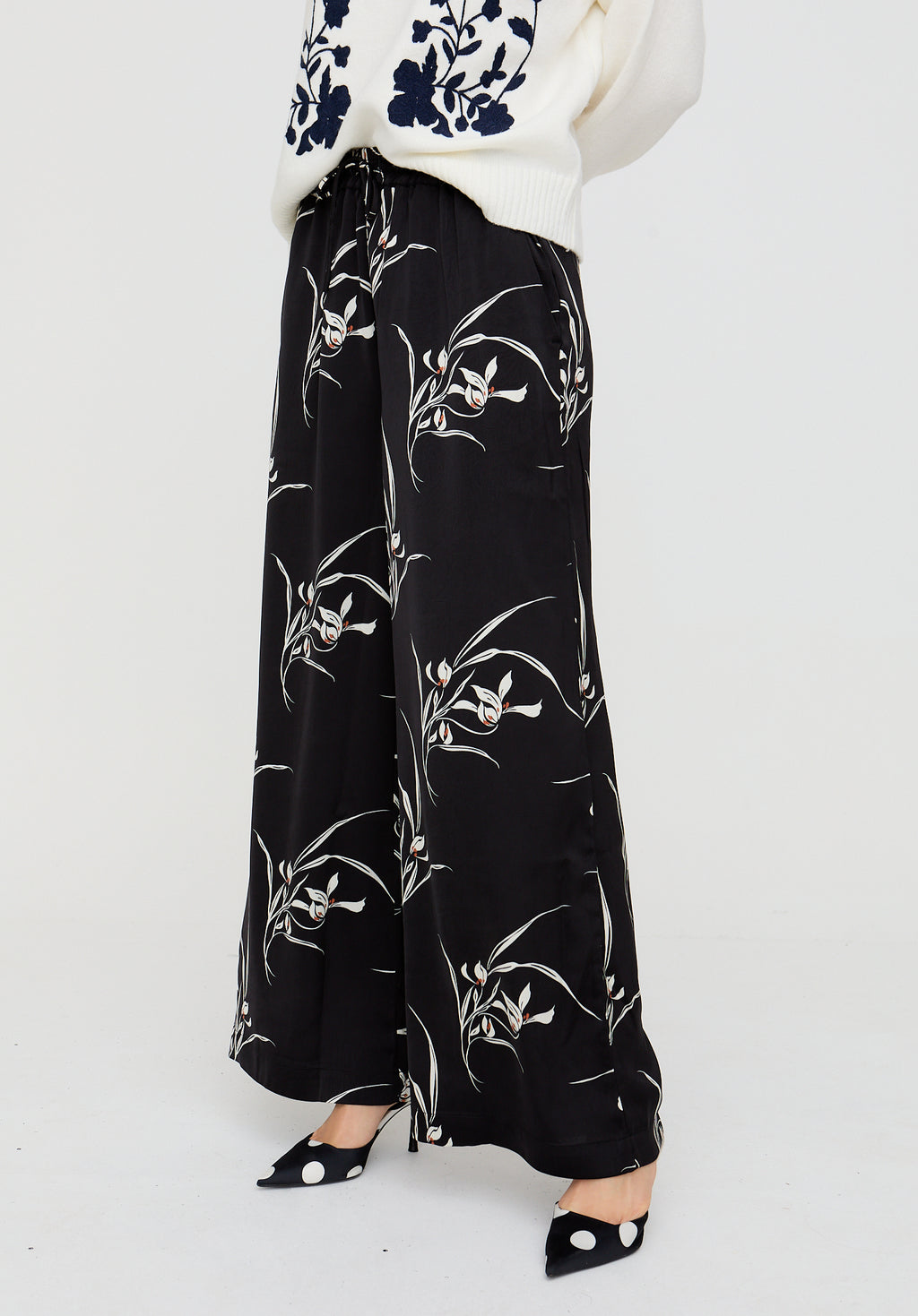 Lillibet Wide Leg Large Floral Print Trouser In Black