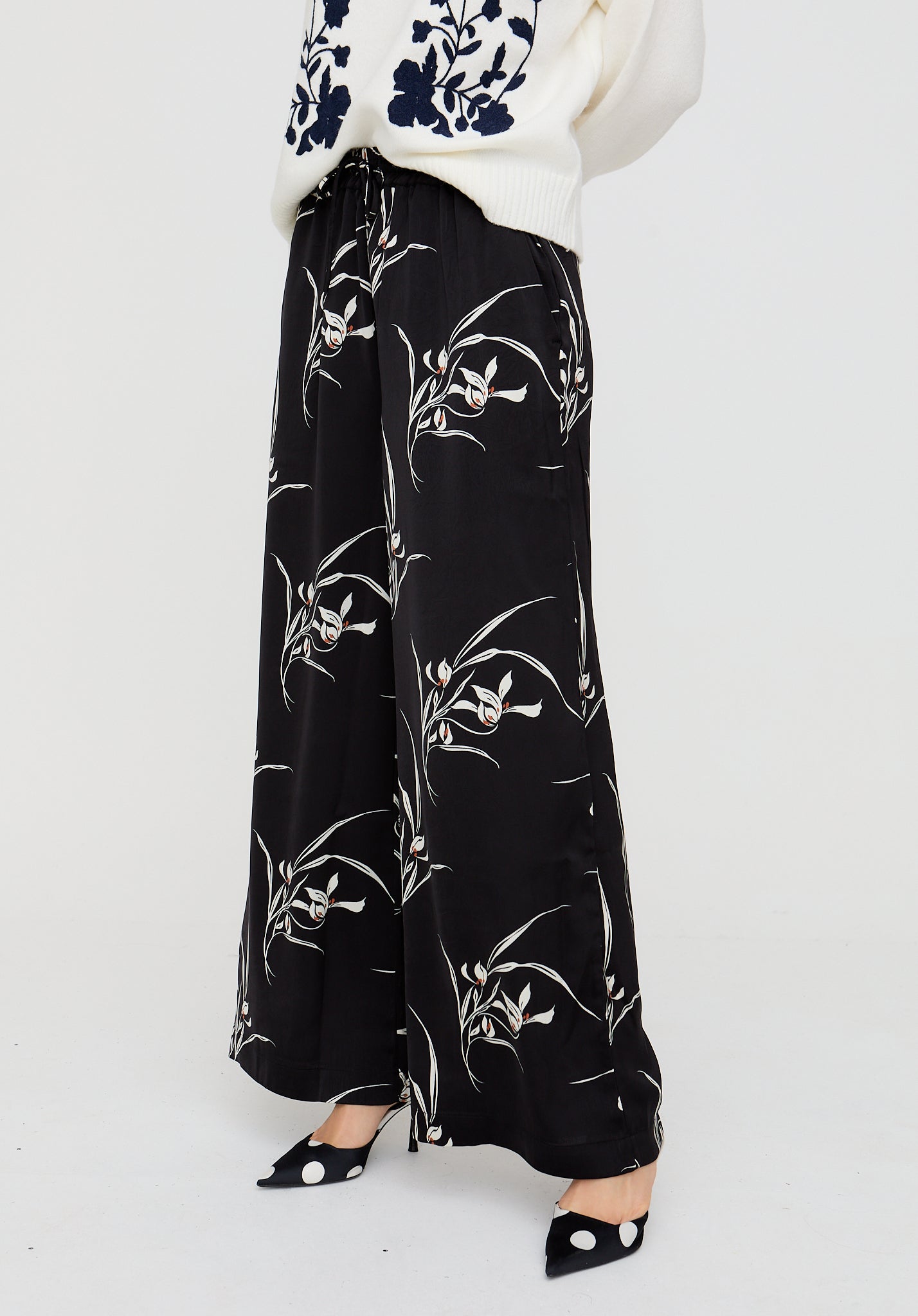 Lillibet Wide Leg Large Floral Print Trouser In Black