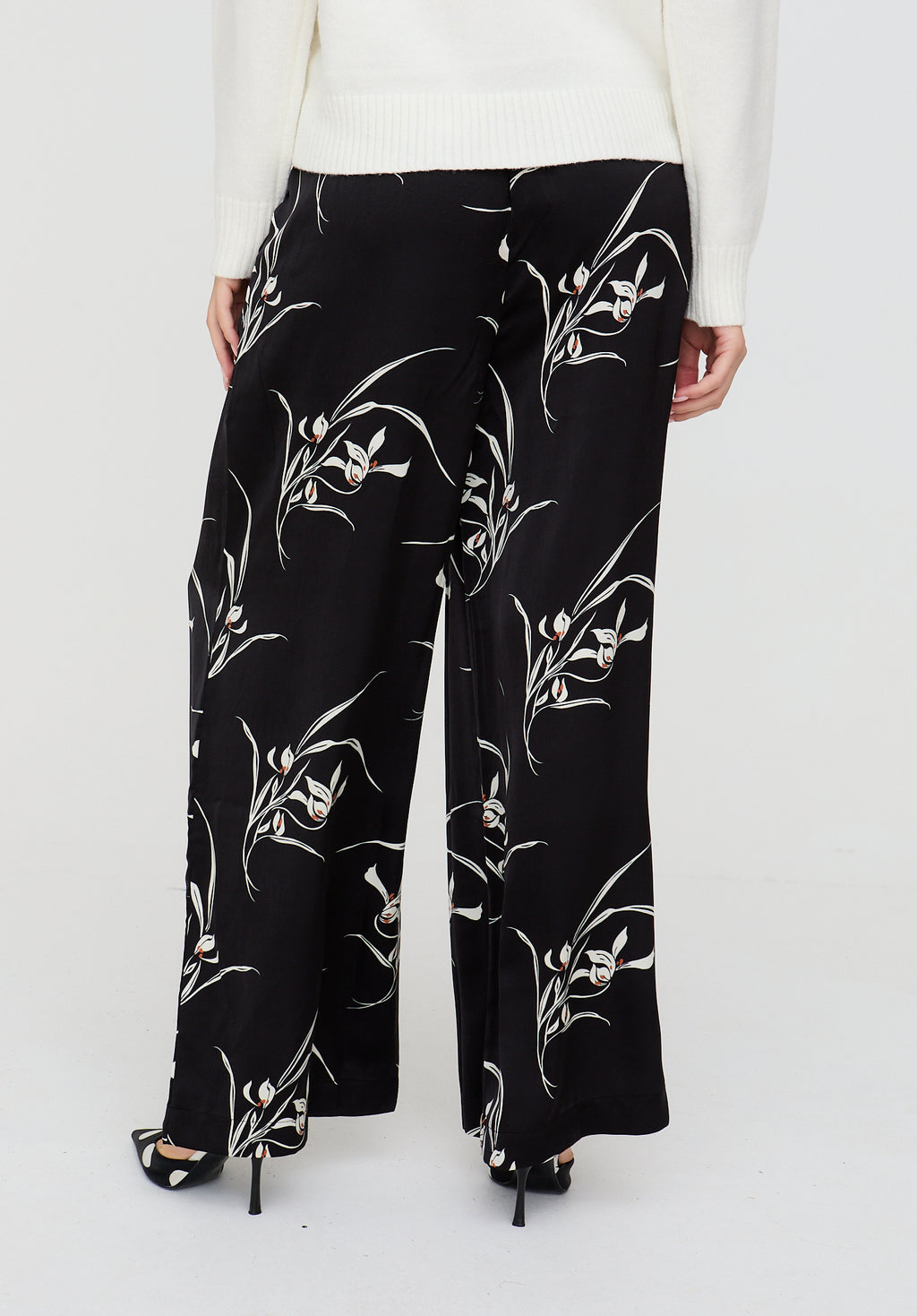 Lillibet Wide Leg Large Floral Print Trouser In Black