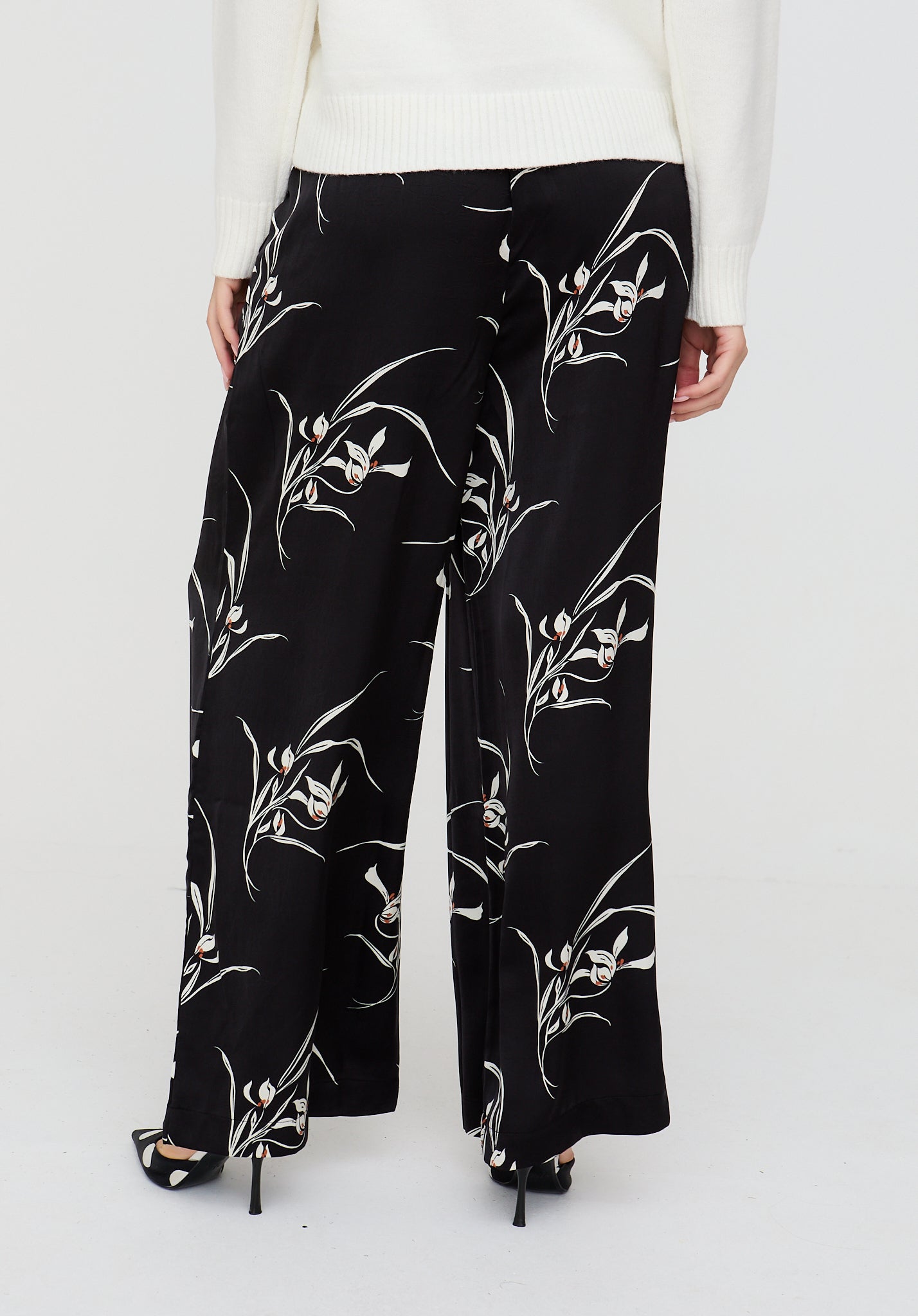 Lillibet Wide Leg Large Floral Print Trouser In Black