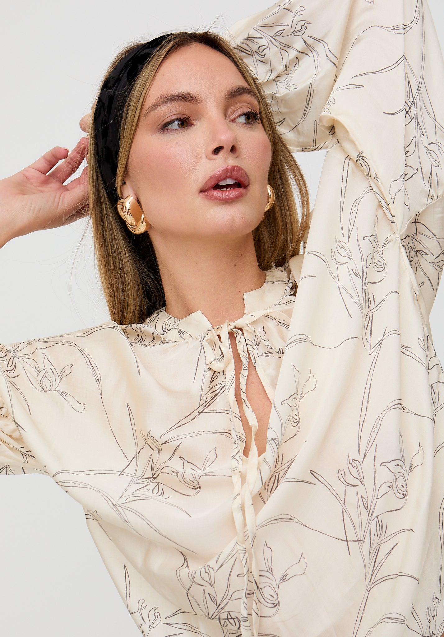 Rosetti Billowy Sleeves Hand Drawn Floral Print Blouse In Cream