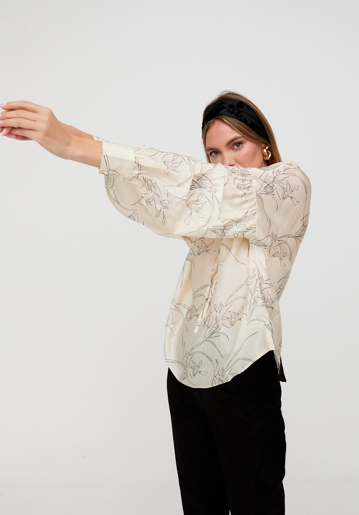 Rosetti Billowy Sleeves Hand Drawn Floral Print Blouse In Cream